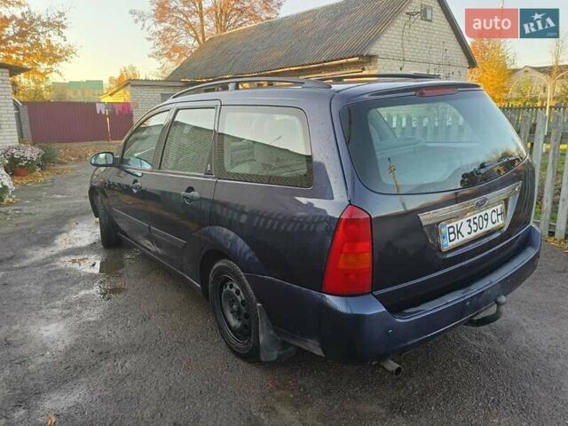 Синий Форд Фокус, объемом двигателя 1.8 л и пробегом 300 тыс. км за 2650 $, фото 3 на Automoto.ua