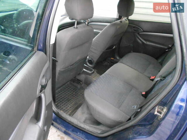 Синий Форд Фокус, объемом двигателя 1.8 л и пробегом 422 тыс. км за 3200 $, фото 8 на Automoto.ua