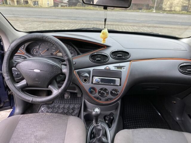 Синій Форд Фокус, об'ємом двигуна 1.6 л та пробігом 365 тис. км за 1550 $, фото 7 на Automoto.ua