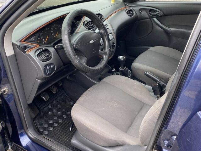 Синій Форд Фокус, об'ємом двигуна 1.6 л та пробігом 365 тис. км за 1550 $, фото 6 на Automoto.ua