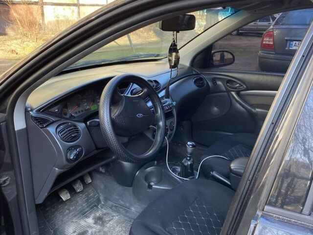 Синій Форд Фокус, об'ємом двигуна 1.8 л та пробігом 420 тис. км за 3100 $, фото 4 на Automoto.ua