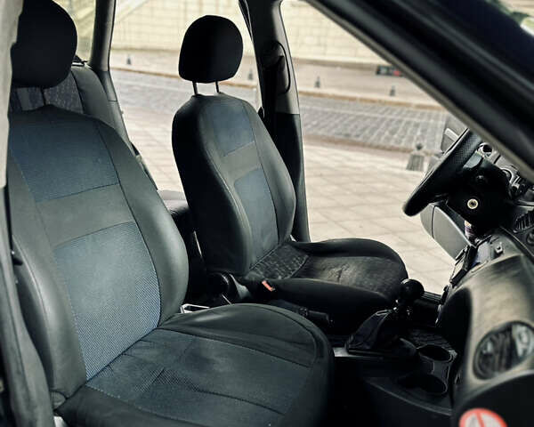 Синий Форд Фокус, объемом двигателя 1.75 л и пробегом 300 тыс. км за 2450 $, фото 6 на Automoto.ua