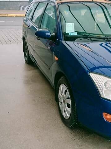 Синий Форд Фокус, объемом двигателя 1.39 л и пробегом 370 тыс. км за 2000 $, фото 1 на Automoto.ua