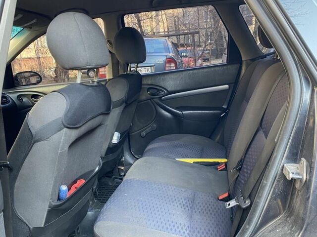 Синій Форд Фокус, об'ємом двигуна 1.8 л та пробігом 420 тис. км за 3100 $, фото 7 на Automoto.ua