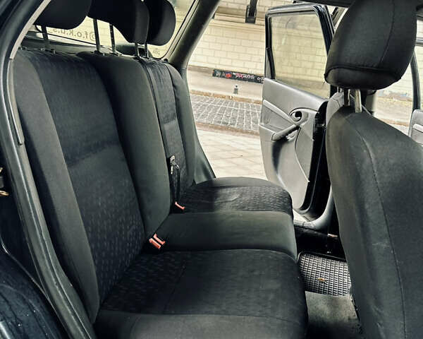 Синий Форд Фокус, объемом двигателя 1.75 л и пробегом 300 тыс. км за 2450 $, фото 9 на Automoto.ua