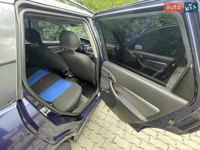 Синій Форд Фокус, об'ємом двигуна 1.8 л та пробігом 282 тис. км за 1799 $, фото 12 на Automoto.ua