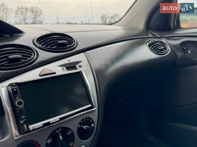 Синий Форд Фокус, объемом двигателя 1.6 л и пробегом 300 тыс. км за 3000 $, фото 19 на Automoto.ua