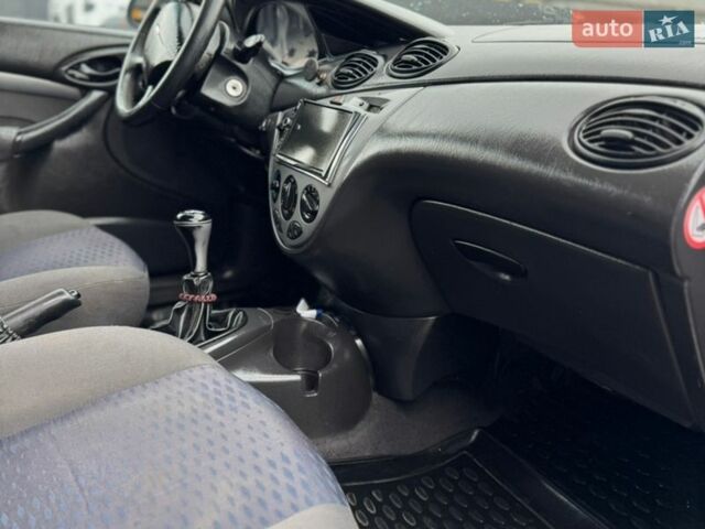 Синий Форд Фокус, объемом двигателя 1.6 л и пробегом 300 тыс. км за 3000 $, фото 20 на Automoto.ua