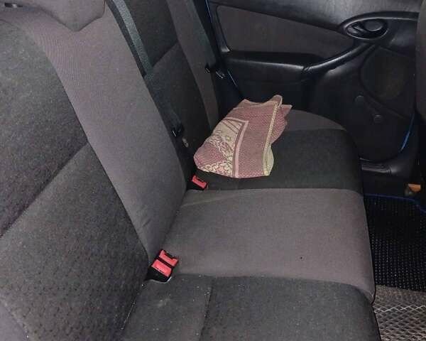 Синий Форд Фокус, объемом двигателя 1.6 л и пробегом 220 тыс. км за 3200 $, фото 15 на Automoto.ua