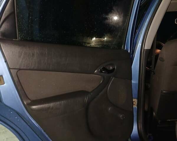 Синий Форд Фокус, объемом двигателя 1.6 л и пробегом 220 тыс. км за 3200 $, фото 14 на Automoto.ua