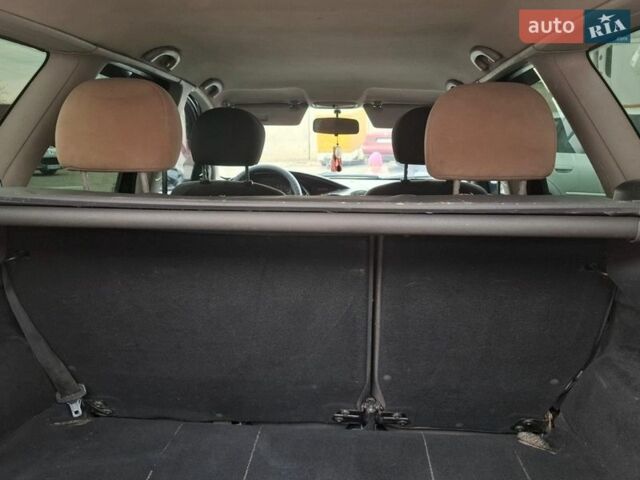 Синій Форд Фокус, об'ємом двигуна 1.8 л та пробігом 342 тис. км за 2841 $, фото 10 на Automoto.ua