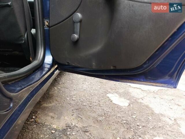 Синій Форд Фокус, об'ємом двигуна 1.75 л та пробігом 255 тис. км за 2300 $, фото 15 на Automoto.ua