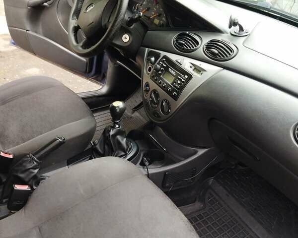 Синій Форд Фокус, об'ємом двигуна 1.75 л та пробігом 255 тис. км за 2300 $, фото 13 на Automoto.ua