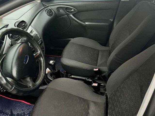 Синій Форд Фокус, об'ємом двигуна 1.6 л та пробігом 329 тис. км за 2750 $, фото 8 на Automoto.ua