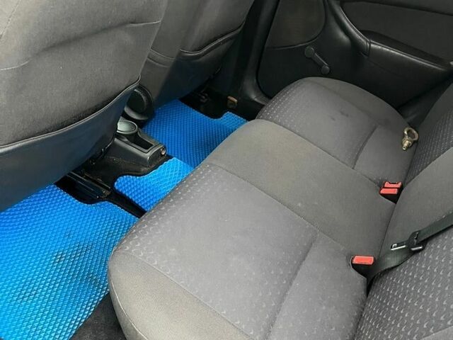 Синій Форд Фокус, об'ємом двигуна 1.75 л та пробігом 380 тис. км за 2250 $, фото 8 на Automoto.ua