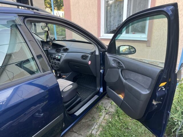 Синій Форд Фокус, об'ємом двигуна 1.6 л та пробігом 250 тис. км за 3295 $, фото 6 на Automoto.ua