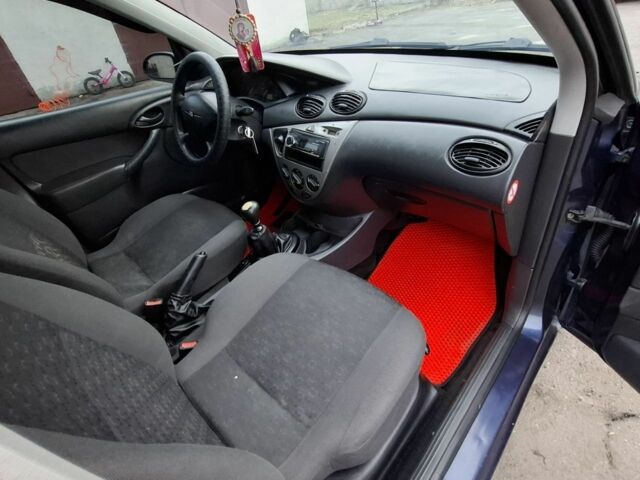 Синій Форд Фокус, об'ємом двигуна 1.8 л та пробігом 342 тис. км за 2840 $, фото 7 на Automoto.ua