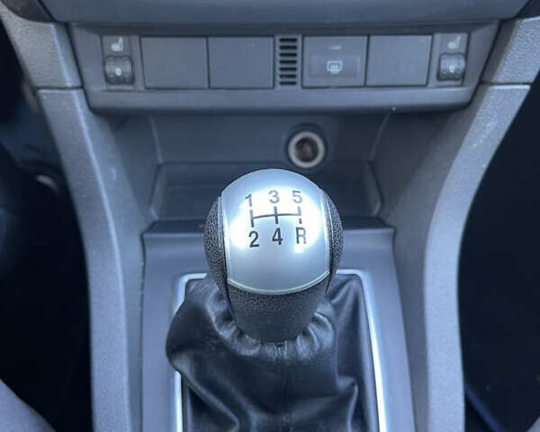 Синій Форд Фокус, об'ємом двигуна 1.6 л та пробігом 259 тис. км за 4100 $, фото 9 на Automoto.ua