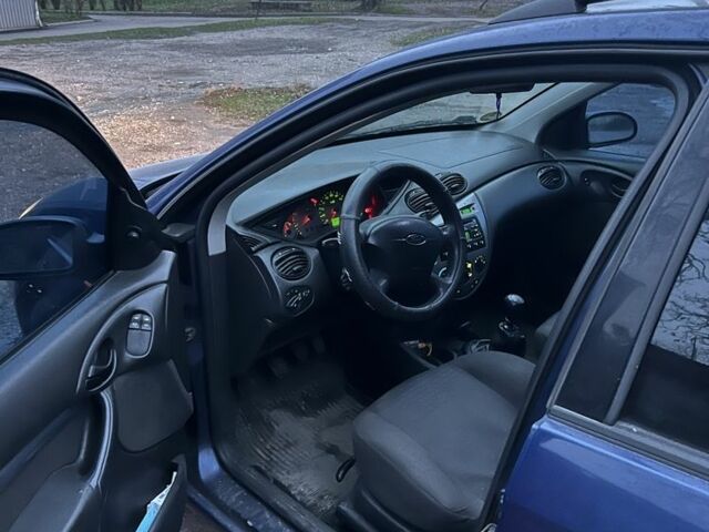 Синій Форд Фокус, об'ємом двигуна 1.8 л та пробігом 341 тис. км за 3500 $, фото 4 на Automoto.ua