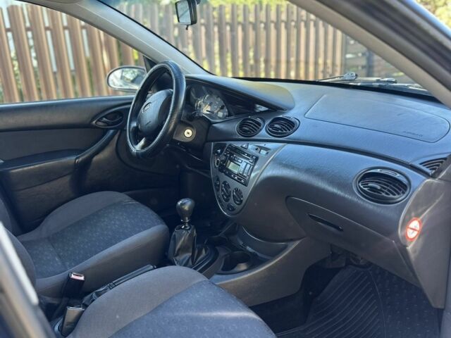 Форд Фокус 2004 в Жовкве на Automoto.ua Синий Форд Фокус, объемом двигателя 1.8 л и пробегом 250 тыс. км за 1599 $, фото 13 на Automoto.ua