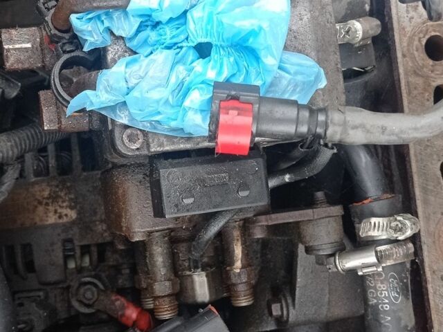 Синий Форд Фокус, объемом двигателя 0 л и пробегом 108 тыс. км за 500 $, фото 2 на Automoto.ua