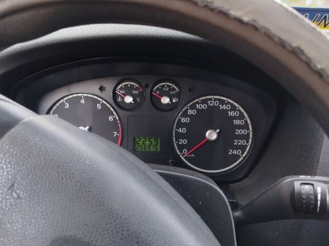 Синий Форд Фокус, объемом двигателя 1.6 л и пробегом 267 тыс. км за 3700 $, фото 7 на Automoto.ua