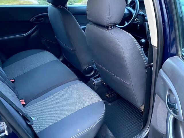 Синий Форд Фокус, объемом двигателя 1.8 л и пробегом 400 тыс. км за 3000 $, фото 11 на Automoto.ua