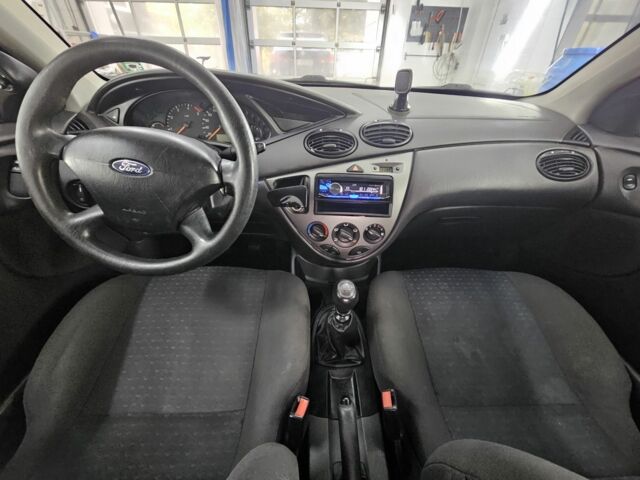 Синій Форд Фокус, об'ємом двигуна 1.8 л та пробігом 237 тис. км за 3300 $, фото 6 на Automoto.ua