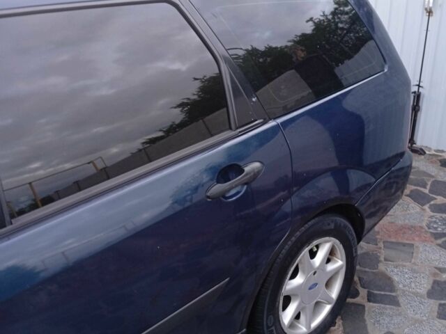 Синий Форд Фокус, объемом двигателя 1.8 л и пробегом 480 тыс. км за 3400 $, фото 3 на Automoto.ua