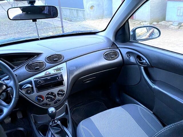 Синій Форд Фокус, об'ємом двигуна 1.8 л та пробігом 400 тис. км за 2800 $, фото 12 на Automoto.ua