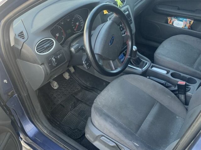 Синий Форд Фокус, объемом двигателя 1.6 л и пробегом 306 тыс. км за 3900 $, фото 2 на Automoto.ua