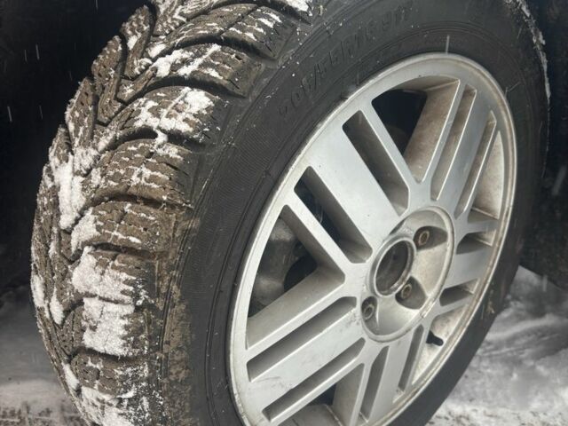 Синій Форд Фокус, об'ємом двигуна 1.6 л та пробігом 300 тис. км за 2600 $, фото 4 на Automoto.ua