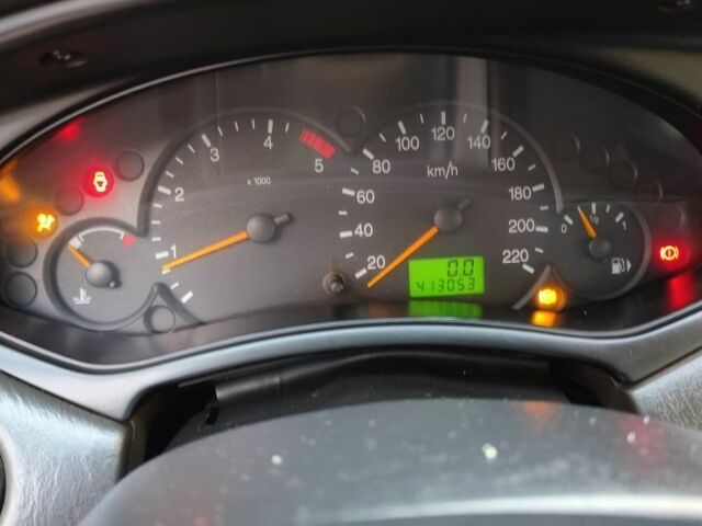 Синий Форд Фокус, объемом двигателя 1.8 л и пробегом 400 тыс. км за 2850 $, фото 4 на Automoto.ua