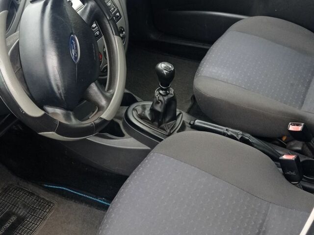 Синий Форд Фокус, объемом двигателя 0 л и пробегом 108 тыс. км за 500 $, фото 3 на Automoto.ua