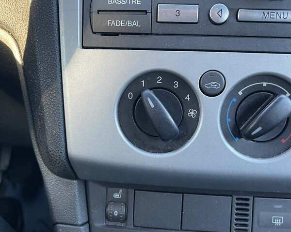 Синій Форд Фокус, об'ємом двигуна 1.6 л та пробігом 259 тис. км за 4100 $, фото 10 на Automoto.ua