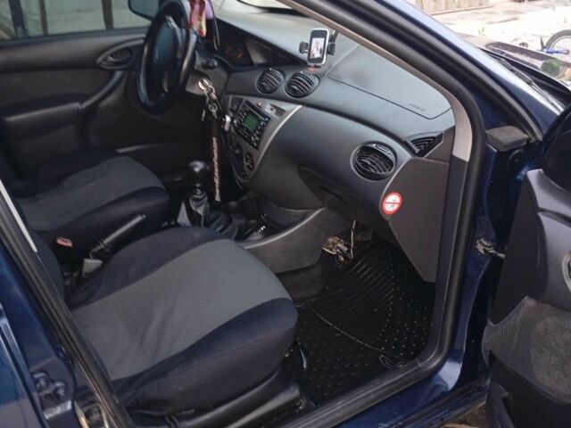 Синий Форд Фокус, объемом двигателя 1.8 л и пробегом 480 тыс. км за 3400 $, фото 10 на Automoto.ua