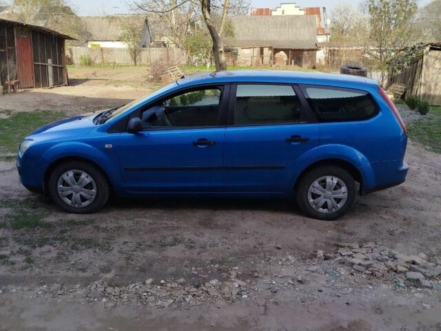 Синий Форд Фокус, объемом двигателя 1.6 л и пробегом 267 тыс. км за 3700 $, фото 5 на Automoto.ua