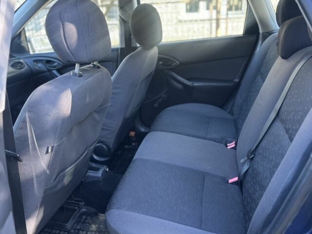 Форд Фокус 2004 в Жовкве на Automoto.ua Синий Форд Фокус, объемом двигателя 1.8 л и пробегом 250 тыс. км за 1599 $, фото 12 на Automoto.ua