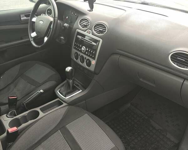 Синій Форд Фокус, об'ємом двигуна 1.56 л та пробігом 350 тис. км за 5000 $, фото 13 на Automoto.ua