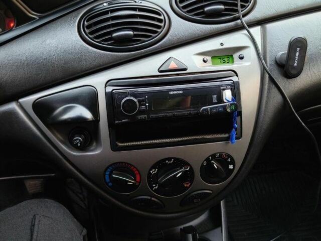 Синий Форд Фокус, объемом двигателя 1.8 л и пробегом 400 тыс. км за 2850 $, фото 3 на Automoto.ua