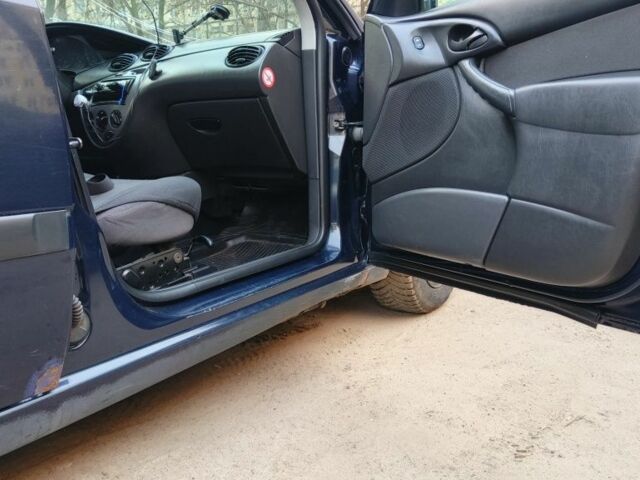 Синий Форд Фокус, объемом двигателя 1.8 л и пробегом 400 тыс. км за 2850 $, фото 11 на Automoto.ua