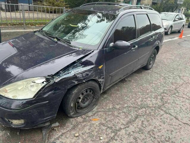 Синий Форд Фокус, объемом двигателя 1.8 л и пробегом 400 тыс. км за 720 $, фото 1 на Automoto.ua