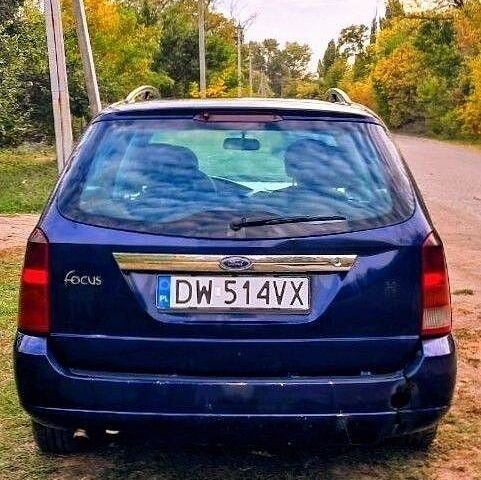 Синий Форд Фокус, объемом двигателя 1.8 л и пробегом 320 тыс. км за 1800 $, фото 3 на Automoto.ua