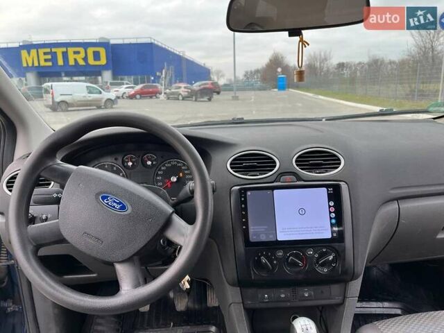 Синій Форд Фокус, об'ємом двигуна 1.39 л та пробігом 300 тис. км за 5000 $, фото 2 на Automoto.ua