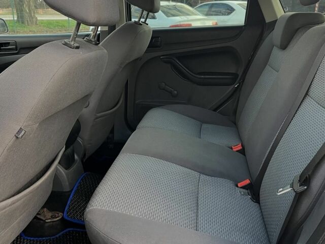 Синий Форд Фокус, объемом двигателя 0 л и пробегом 244 тыс. км за 3700 $, фото 6 на Automoto.ua