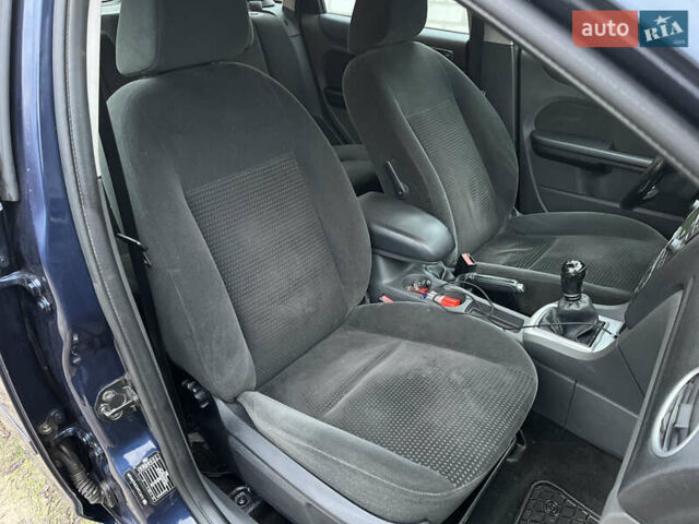 Синий Форд Фокус, объемом двигателя 1.56 л и пробегом 253 тыс. км за 4400 $, фото 28 на Automoto.ua