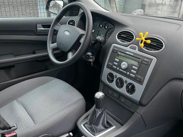 Синий Форд Фокус, объемом двигателя 1.6 л и пробегом 153 тыс. км за 4000 $, фото 9 на Automoto.ua