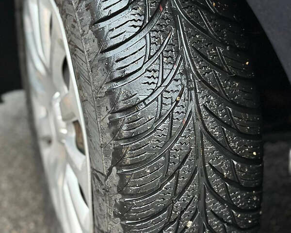 Синий Форд Фокус, объемом двигателя 1.6 л и пробегом 193 тыс. км за 5700 $, фото 14 на Automoto.ua