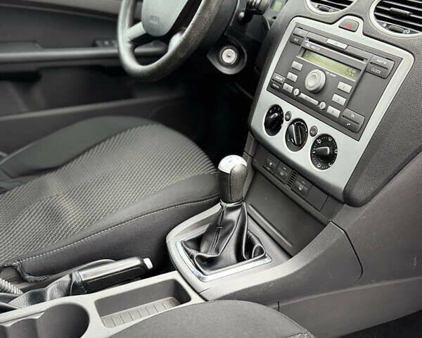 Синий Форд Фокус, объемом двигателя 1.6 л и пробегом 235 тыс. км за 4999 $, фото 15 на Automoto.ua