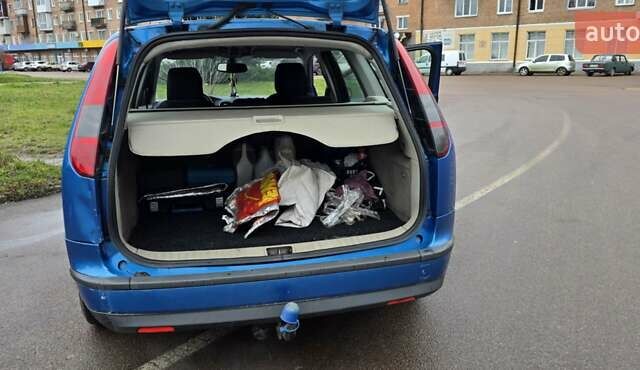 Синий Форд Фокус, объемом двигателя 1.6 л и пробегом 240 тыс. км за 4200 $, фото 13 на Automoto.ua